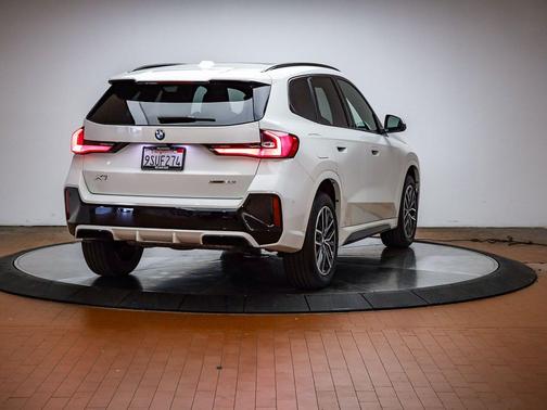 Alpine White 2025 BMW X1 xDrive28i