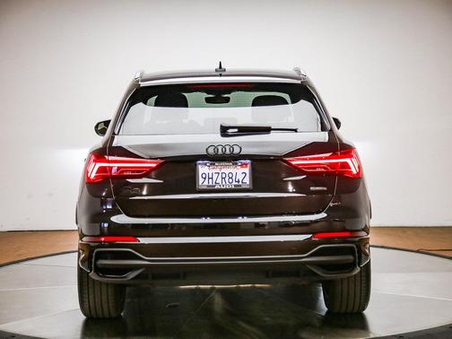 Mythos Black Metallic 2023 Audi Q3 Premium 45 TFSI S line quattro Tiptronic