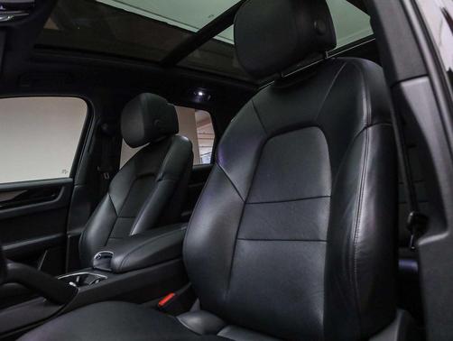 Black 2019 Porsche Cayenne Cayenne