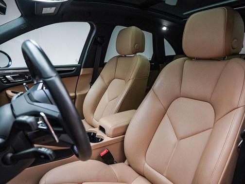 Gentian 2025 Porsche Macan Macan