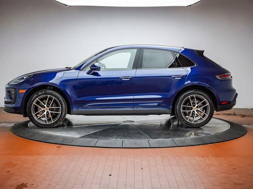 Gentian 2025 Porsche Macan Macan