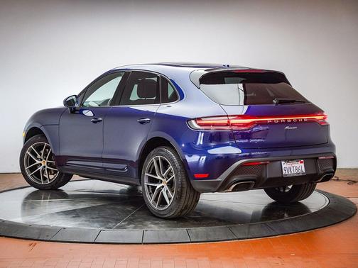 Gentian 2025 Porsche Macan Macan