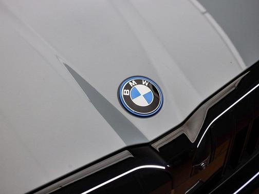 2025 BMW i5 eDrive40