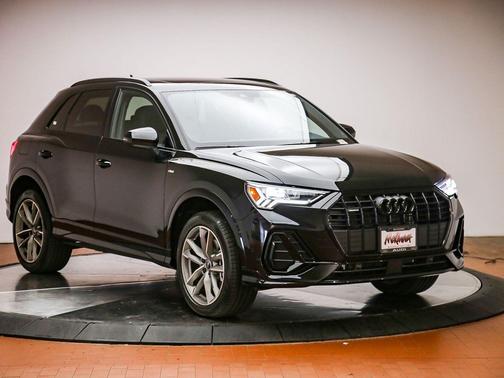 Mythos Black Metallic 2025 Audi Q3 Premium 45 TFSI S line quattro Tiptronic