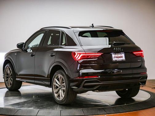 Mythos Black Metallic 2025 Audi Q3 Premium 45 TFSI S line quattro Tiptronic