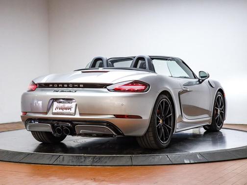 2025 Porsche 718 Boxster S