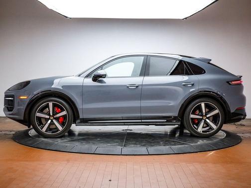 2026 Porsche Cayenne GTS
