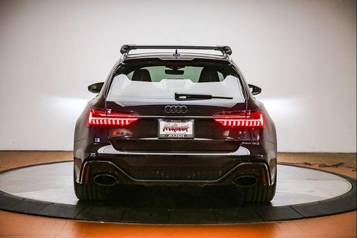 Black Crystal 2021 Audi RS 6 Avant 4.0T
