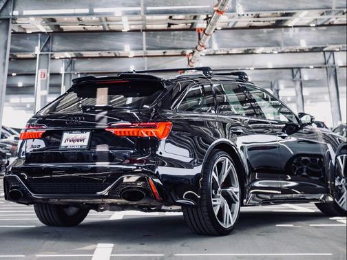 Black Crystal 2021 Audi RS 6 Avant 4.0T