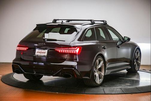 Black Crystal 2021 Audi RS 6 Avant 4.0T