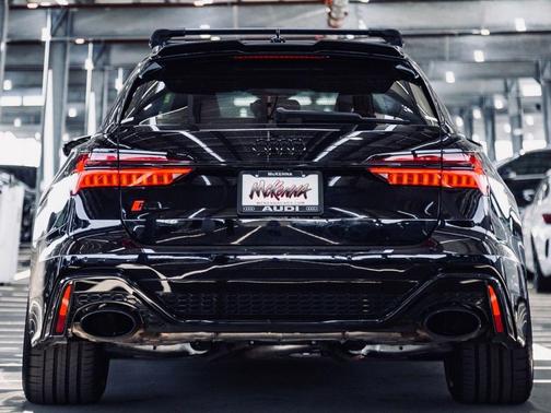 Black Crystal 2021 Audi RS 6 Avant 4.0T