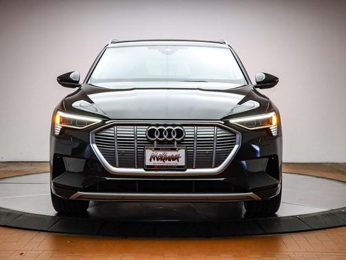 2022 Audi e-tron Premium