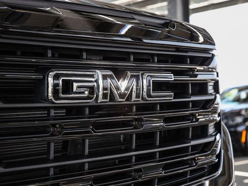 Onyx Black 2025 GMC Sierra 1500 Elevation
