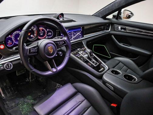 2022 Porsche Panamera GTS