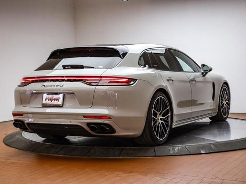 2022 Porsche Panamera GTS