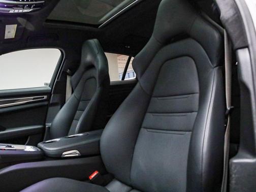 2022 Porsche Panamera GTS