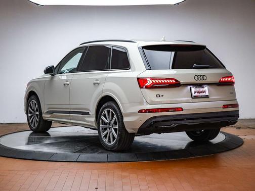 Vicuna Beige Metallic 2022 Audi Q7 45 Premium Plus