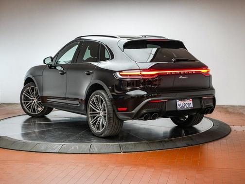 2025 Porsche Macan 