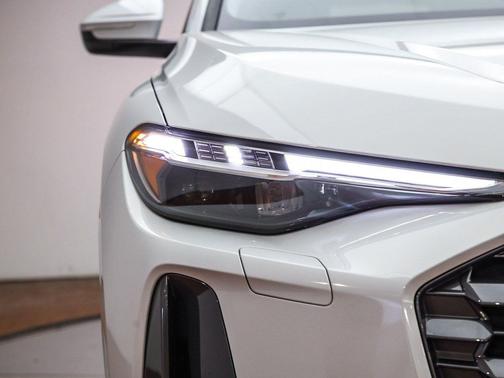 2025 Audi Q5 Premium Plus TFSI quattro S tronic