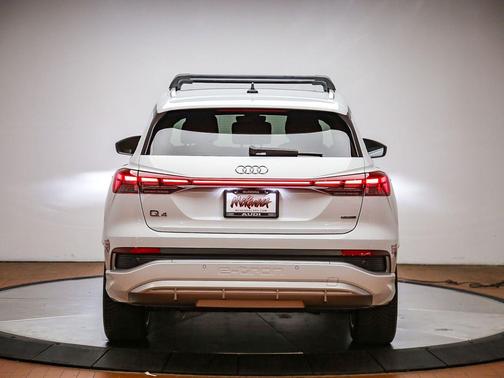 Glacier White Metallic 2023 Audi Q4 e-tron Premium 50 quattro