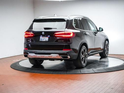 Black Sapphire Metallic 2022 BMW X5 xDrive40i