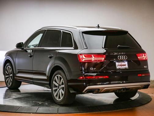Black 2017 Audi Q7 3.0T Premium