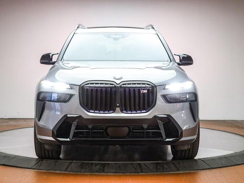 2025 BMW X7 M60i