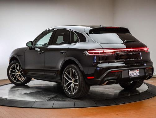 2025 Porsche Macan 