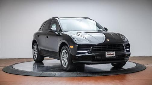 Jet Black Metallic 2021 Porsche Macan Macan