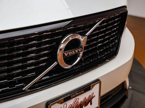 2020 Volvo XC40 T5 R-Design