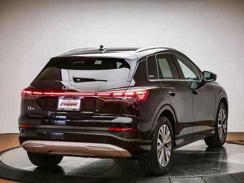 Mythos Black Metallic 2023 Audi Q4 e-tron Premium 40 RWD