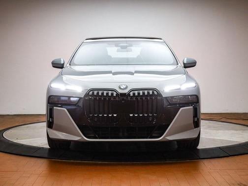 2023 BMW 760 i xDrive