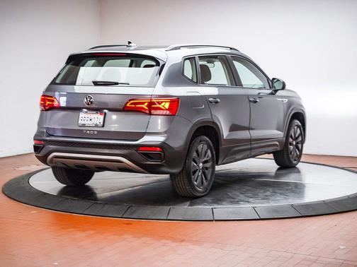 Platinum Gray Metallic 2024 Volkswagen Taos 1.5T S