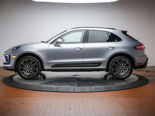 Dolomite 2026 Porsche Macan Macan