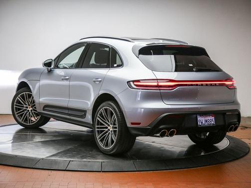 Dolomite 2026 Porsche Macan Macan