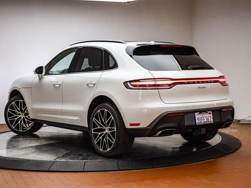 2025 Porsche Macan 