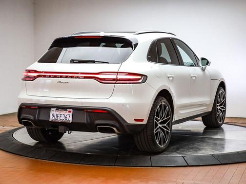 2025 Porsche Macan 