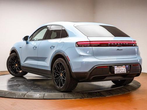 2025 Porsche Macan 
