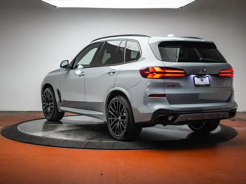 Brooklyn Grey Metallic 2024 BMW X5 sDrive40i