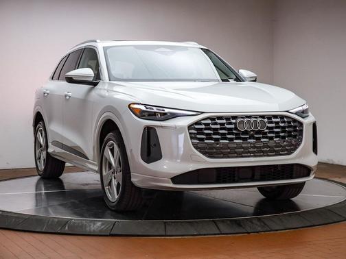 2025 Audi Q5 Premium Plus TFSI quattro S tronic