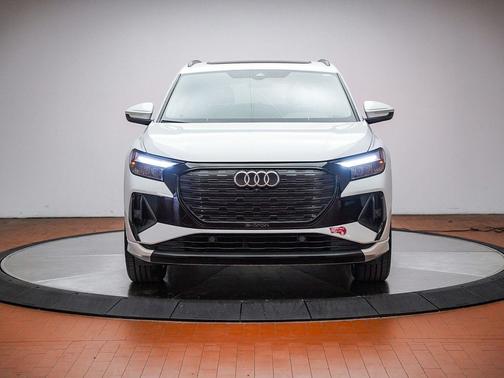 Glacier White Metallic 2023 Audi Q4 e-tron Premium Plus 50 quattro