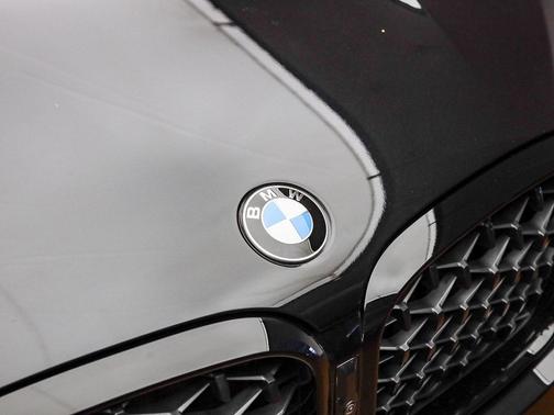 2025 BMW X4 xDrive30i