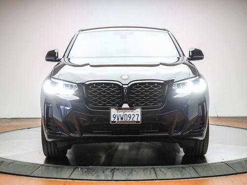 2025 BMW X4 xDrive30i