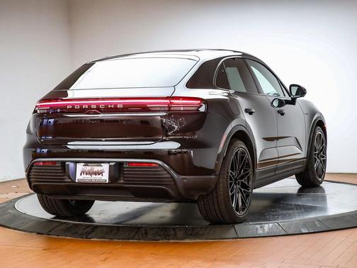 2025 Porsche Macan 