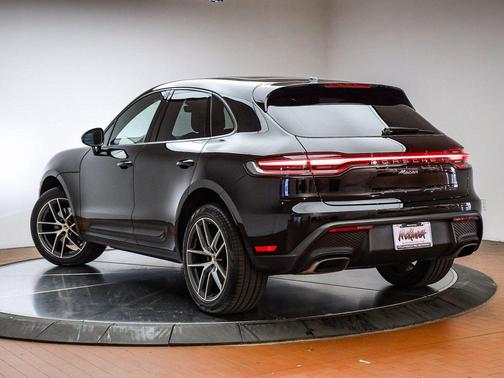 2025 Porsche Macan 