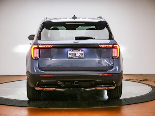 Vapor Blue Metallic 2025 Ford Explorer ST-Line