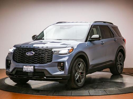 Vapor Blue Metallic 2025 Ford Explorer ST-Line
