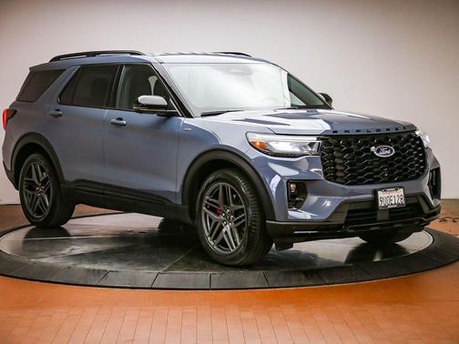 Vapor Blue Metallic 2025 Ford Explorer ST-Line