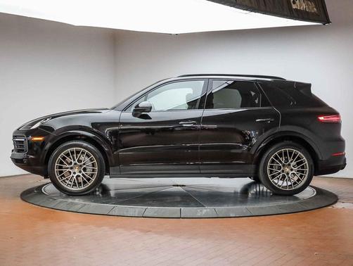 2023 Porsche Cayenne Platinum Edition