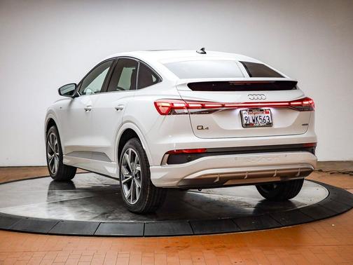 2024 Audi Q4 e-tron Premium 50 quattro